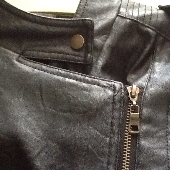 Forever 21 Black Faux Leather Moto Jacket SzS/P - Picture 4 of 8